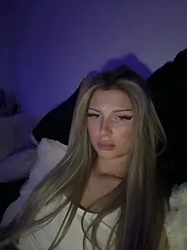 Snapshot of blondeeee chatting on 02-08-26, 04:59 blondeeee online show from 02-08-26, 04:59