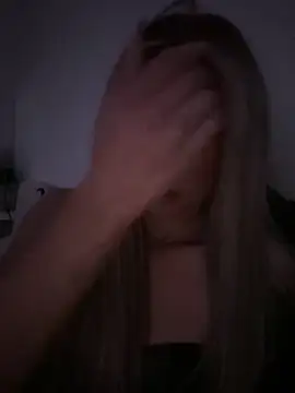 Snapshot of blondeeee chatting on 02-02-26, 04:50 blondeeee online show from 02-02-26, 04:50