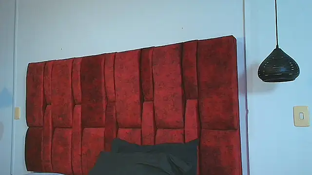 Snapshot of Sofia_Hank_ chatting on 10-02-25, 02:20 Sofia Hank online show from 10-02-25, 02:20