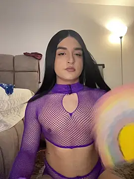 Dania Oconor online show from 10-31-25, 10:49