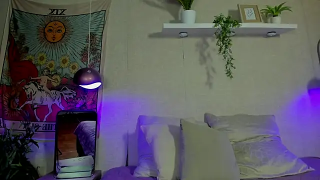 Snapshot of Violeta_dh chatting on 10-13-25, 01:12 Violeta dh online show from 10-13-25, 01:12