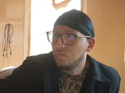 ThrowedWorldWide online show from 12-21-25, 04:30