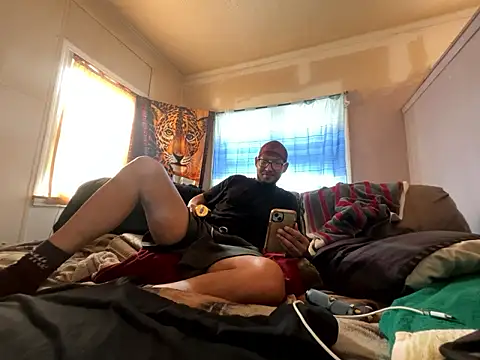 ThrowedWorldWide online show from 01-10-26, 03:51