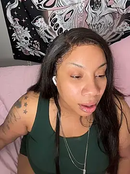 NeliaHexxen online show from 10-31-25, 12:18