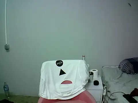 Snapshot of krerem chatting on 11-08-25, 02:09 krerem online show from 11-08-25, 02:09