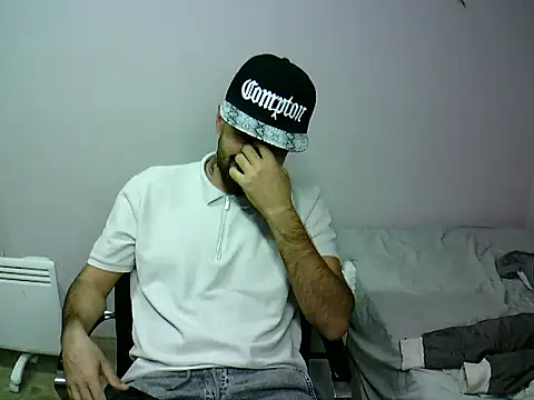 Snapshot of krerem chatting on 10-29-25, 03:00 krerem online show from 10-29-25, 03:00