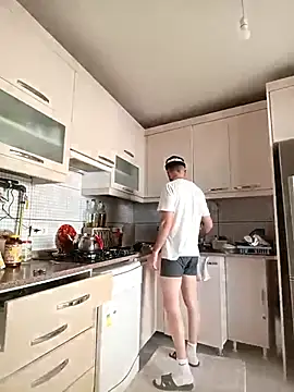 Snapshot of krerem chatting on 04-08-26, 01:56 krerem online show from 04-08-26, 01:56