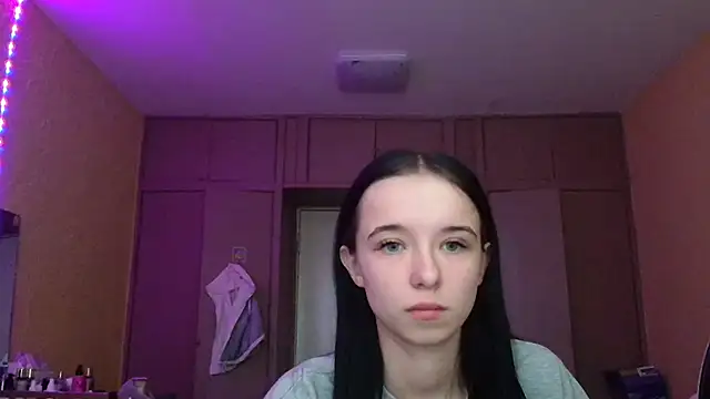 Emilia Light online show from 04-08-26, 06:48