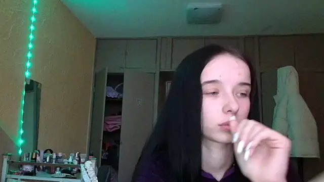 Emilia Light online show from 01-17-26, 01:04