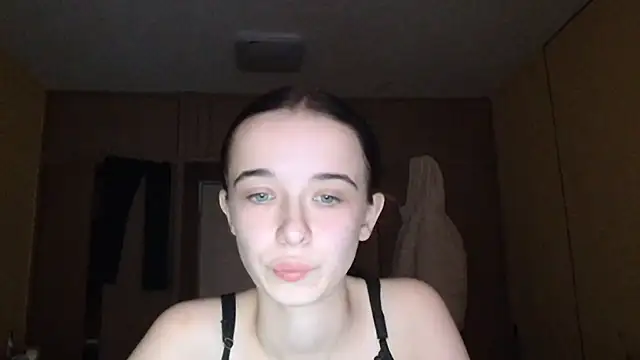 Emilia Light online show from 12-20-25, 09:45