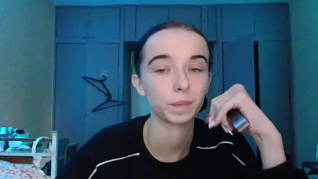 Emilia Light online show from 10-17-25, 08:39