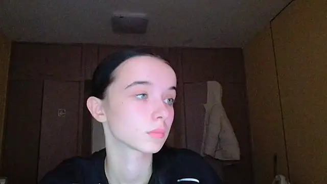 Emilia Light online show from 11-28-25, 09:09