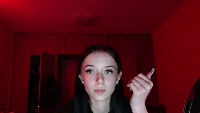 Emilia Light online show from 04-17-26, 06:55