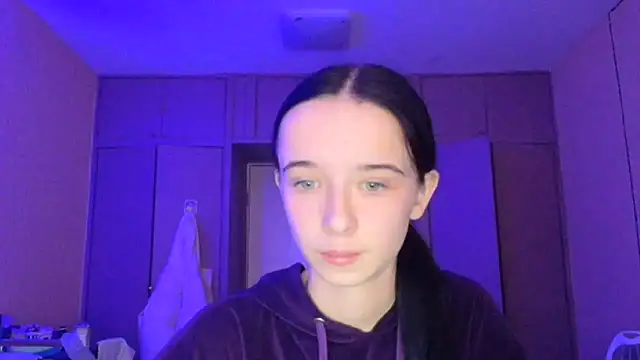 Emilia Light online show from 11-14-25, 06:39