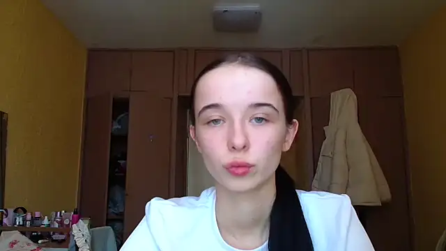 Emilia Light online show from 01-19-26, 10:19