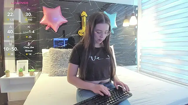 ZOE LE online show from 12-02-25, 11:45