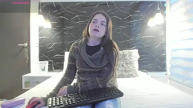 ZOE LE online show from 02-12-26, 11:43