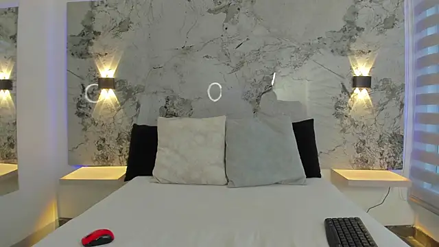 ZOE LE online show from 04-09-26, 11:49