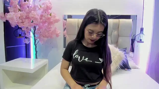 ZOE LE online show from 11-17-25, 11:36