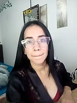 YaraDuartee online show from 12-17-25, 11:10