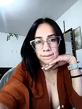 YaraDuartee online show from 10-21-25, 02:11