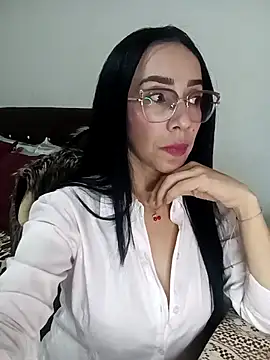 Snapshot of YaraDuartee chatting on 03-29-26, 01:07 YaraDuartee online show from 03-29-26, 01:07