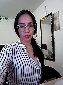 YaraDuartee online show from 10-15-25, 11:46