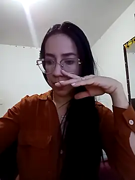 YaraDuartee online show from 10-10-25, 10:54