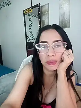 YaraDuartee online show from 12-16-25, 01:43