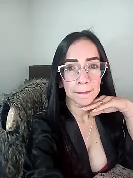 Snapshot of YaraDuartee chatting on 03-21-26, 02:24 YaraDuartee online show from 03-21-26, 02:24