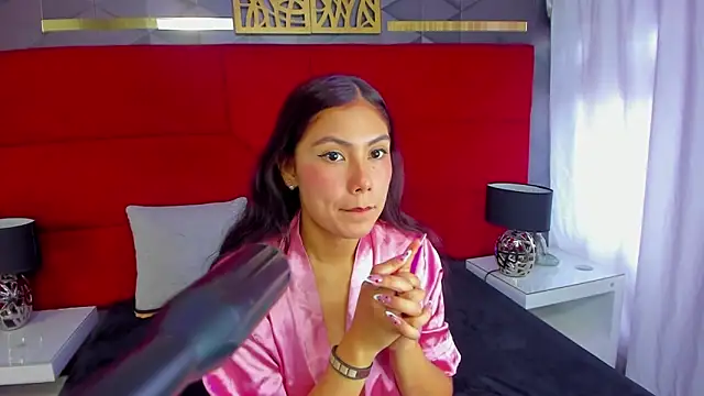 ashlye collins online show from 10-09-25, 02:06