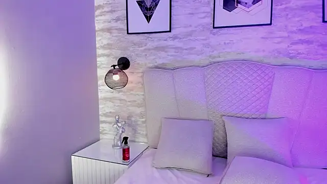 ashlye collins online show from 11-22-25, 06:56