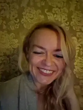 Snapshot of demidelightfulxx chatting on 09-28-25, 06:42 demidelightfulxx online show from 09-28-25, 06:42