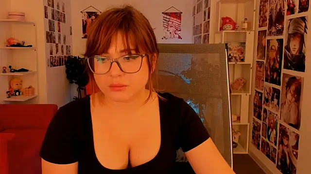 Snapshot of FameyBlum chatting on 10-02-25, 02:20 FameyBlum online show from 10-02-25, 02:20