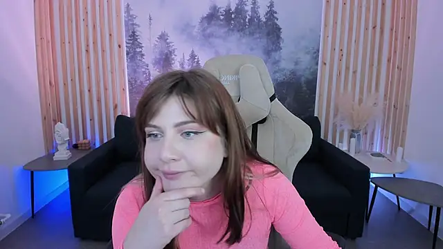 Snapshot of FameyBlum chatting on 10-14-25, 08:48 FameyBlum online show from 10-14-25, 08:48