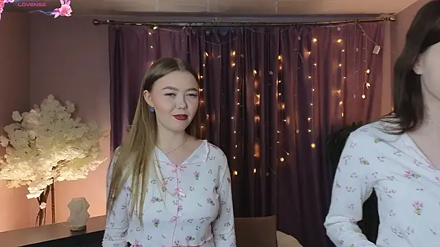 TwixieGuo online show from 02-11-26, 04:45