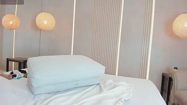 beca winn online show from 11-08-25, 07:28