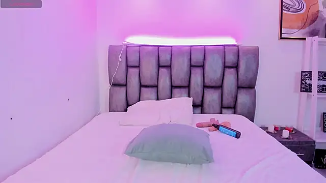 Caroline Millerr online show from 02-02-26, 07:24