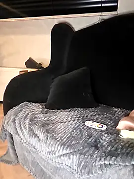 WhimsicalBirdette online show from 04-15-26, 09:48