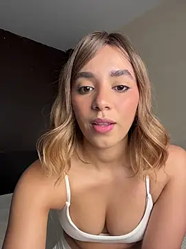 Capricho 01 online show from 03-13-26, 06:13