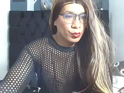 Snapshot of SharonElectra chatting on 10-02-25, 09:18 SharonElectra online show from 10-02-25, 09:18