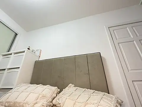 Playfulvixen25 online show from 04-10-26, 02:07