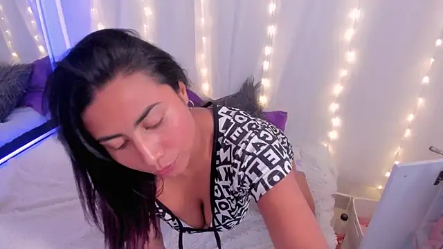 Olivia Morrys online show from 05-15-26, 11:47