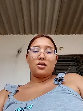 Snapshot of young_dairy01 chatting on 02-08-26, 07:33 young dairy01 online show from 02-08-26, 07:33