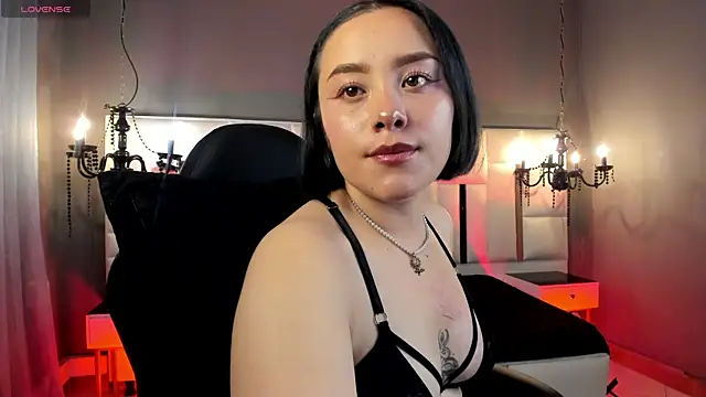 Snapshot of MAGIC_VERA chatting on 05-13-26, 04:19 MAGIC VERA online show from 05-13-26, 04:19