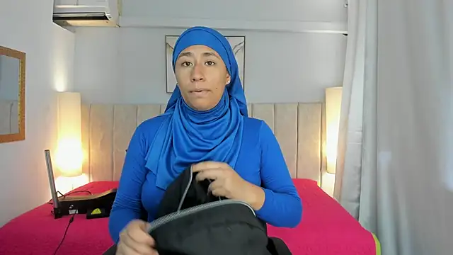 Snapshot of Ridwana_Haddad chatting on 10-22-25, 12:15 Ridwana Haddad online show from 10-22-25, 12:15