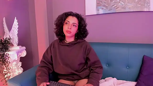 Alessiia   online show from 11-07-25, 06:40