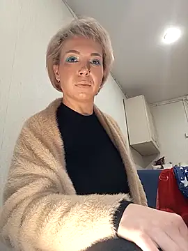 Conny Shellie online show from 12-18-25, 10:46