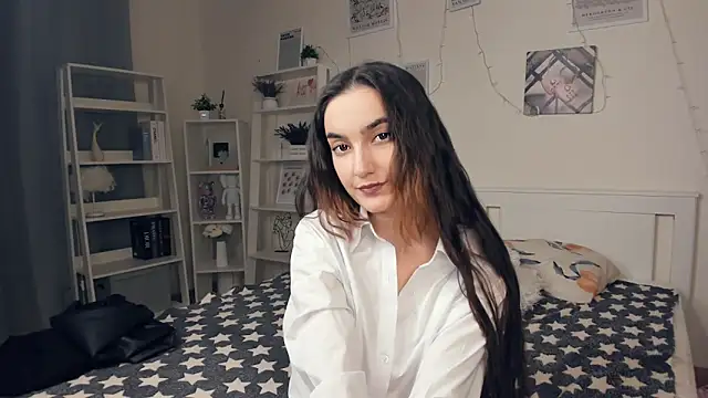 Snapshot of EmmaBuffley chatting on 10-31-25, 08:22 EmmaBuffley online show from 10-31-25, 08:22