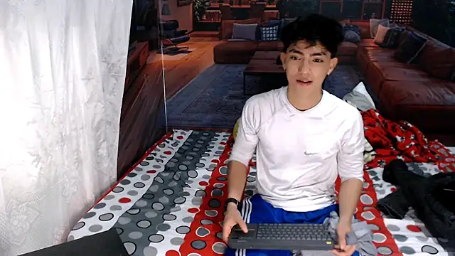 Snapshot of RomeoMillerr chatting on 06-19-26, 12:49 RomeoMillerr online show from 06-19-26, 12:49